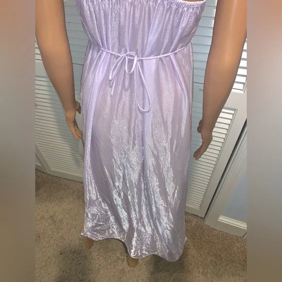 Vintage Undercover Wear 70s Lavender long nightgown Size Medium - Picture 7 of 8
